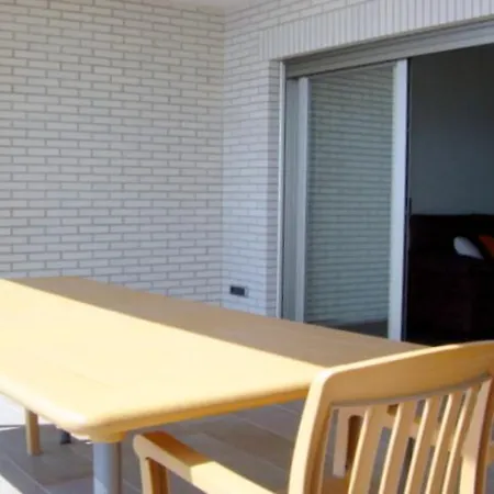 Gilmar Apartments: Beachfront Luxury With Pool And Parking In Apartment *