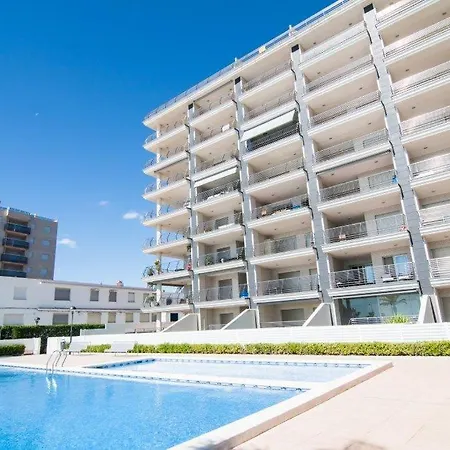 Gilmar Apartments: Beachfront Luxury With Pool And Parking In Apartment *