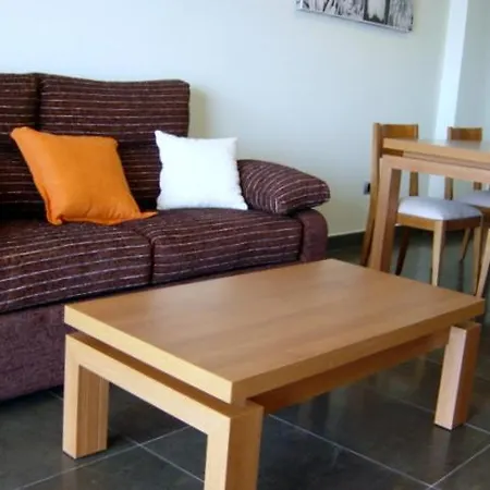 Gilmar Apartments: Beachfront Luxury With Pool And Parking In Apartment Peniscola