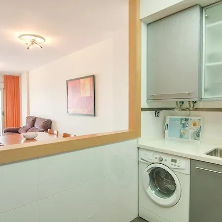 Gilmar Apartments: Beachfront Luxury With Pool And Parking In Apartment Peniscola