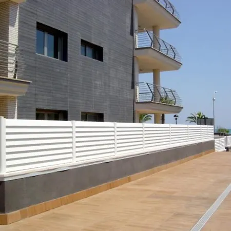 Gilmar Apartments: Beachfront Luxury With Pool And Parking In Apartment Peniscola