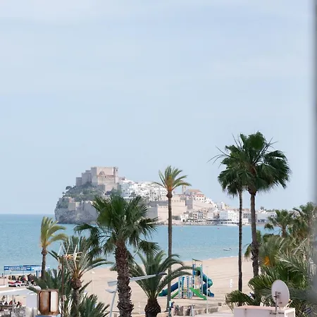 Gilmar Apartments: Beachfront Luxury With Pool And Parking In *